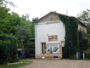 Terminus te Gagn&egrave;res, nu een restaurant